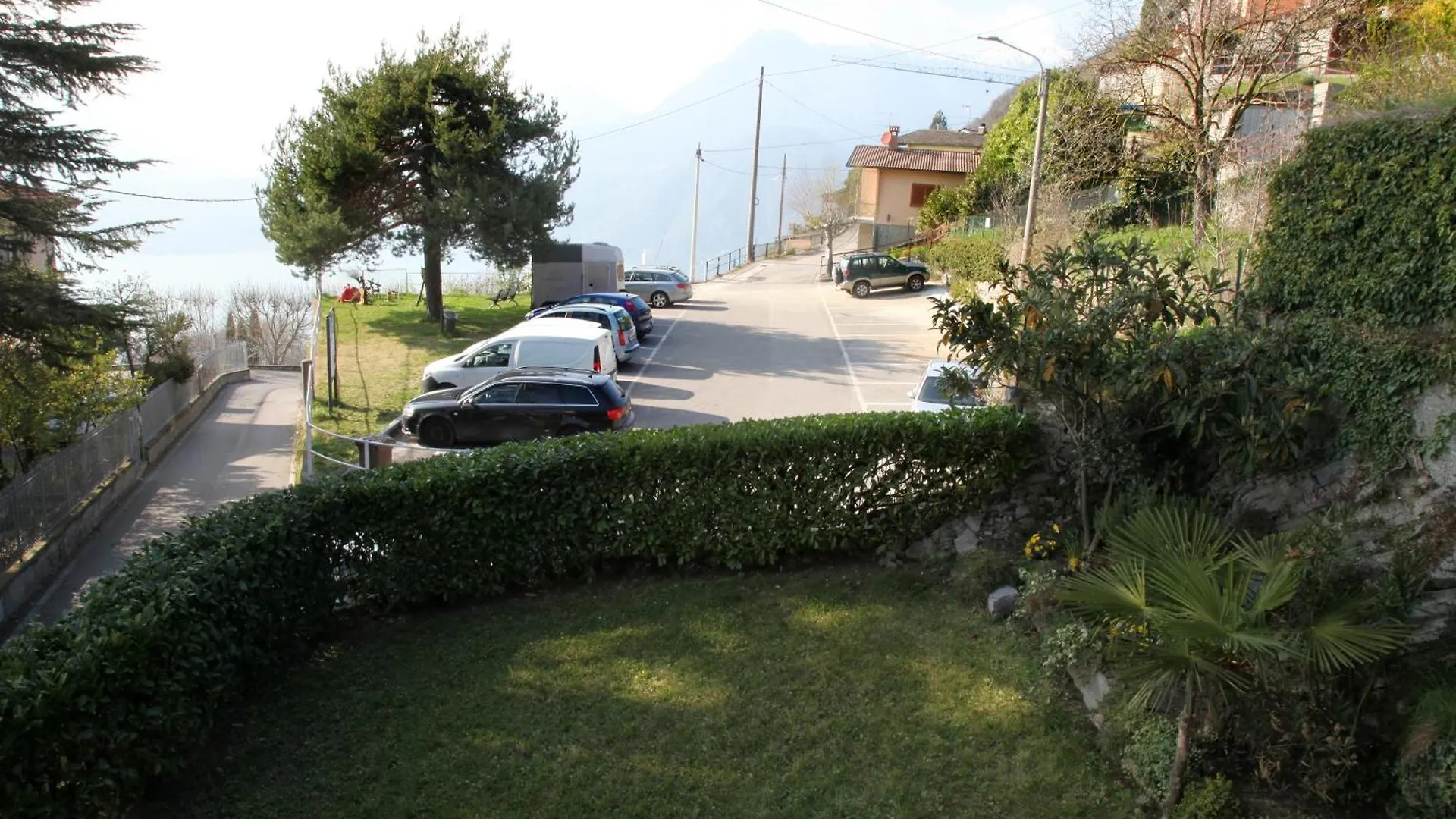 Tre Finestre Sul Lago Perledo 0*,  Italy